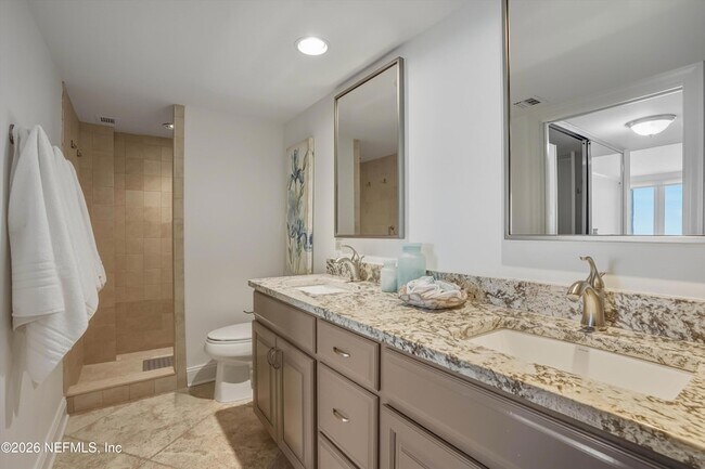 Building Photo - 1601 Ocean Dr S