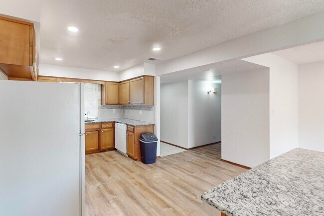 Building Photo - NE Brick Ranch 3/Bd 2/Ba 2 Cg 1782/sf