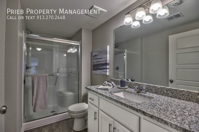 Building Photo - 12321 S Chelsea St