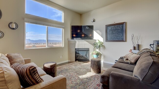 Building Photo - 5 Bedroom Ranch Home on North End