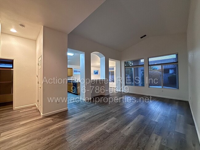 Building Photo - Single Story in Sun City 55+ Community - Access to all Amenities Included - Low Maintenance Yards!