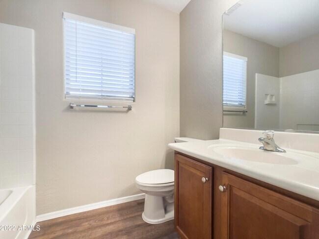 Building Photo - 2622 W Florentine Rd