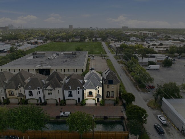 Building Photo - 6527 Clarewood Oak Estates Ln