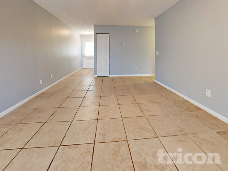 Building Photo - 910 Sunridge Point Dr