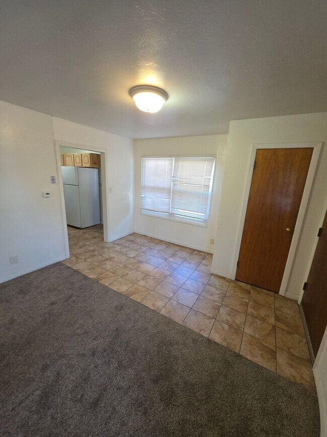 Building Photo - 1355 Elm Ave