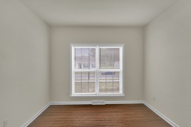 Building Photo - 3 bedroom rancher with an open floor plan