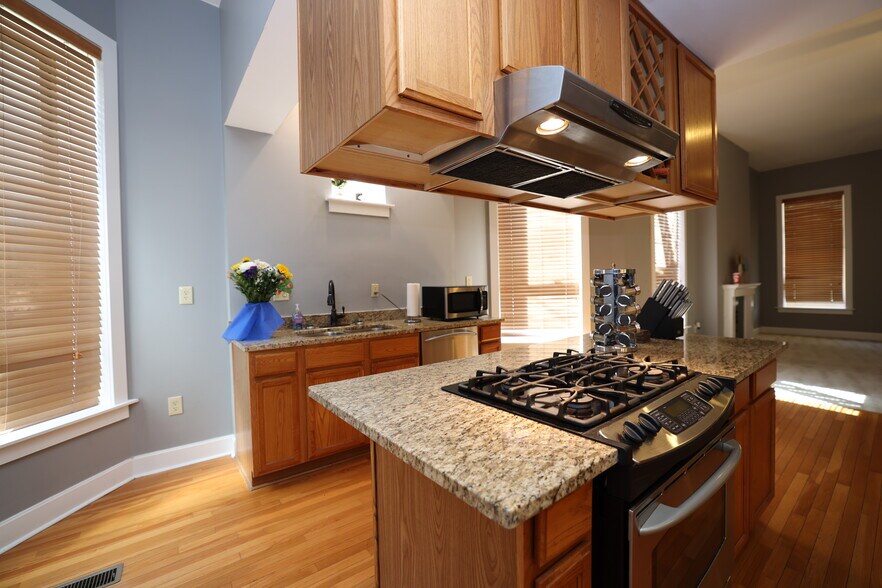 Back of Kitchen - 852 Lincoln Ave