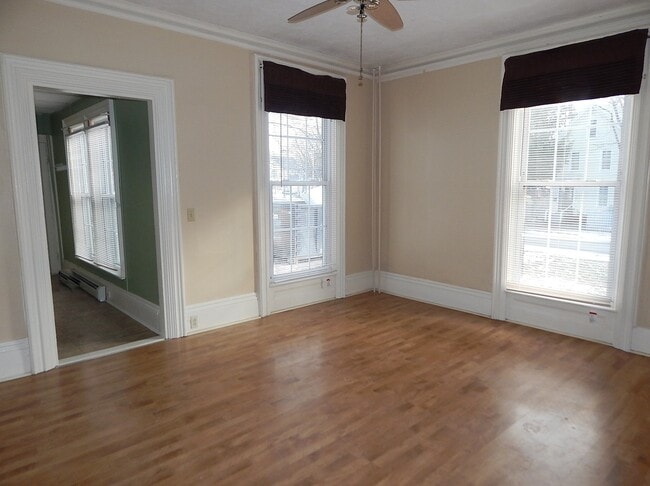 Building Photo - $1500 / 2 bdrm / 775ft2 – Brewer - Union St. – 1st Floor -  W/D Hookup