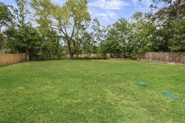 Building Photo - 16766 Lake Cir