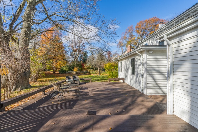 Building Photo - 83 Betsey Williams Dr