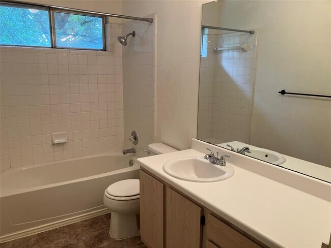 Building Photo - 9629 Sugar Hill Dr