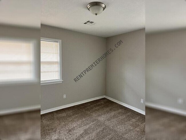 Building Photo - 9412 Northland Rd