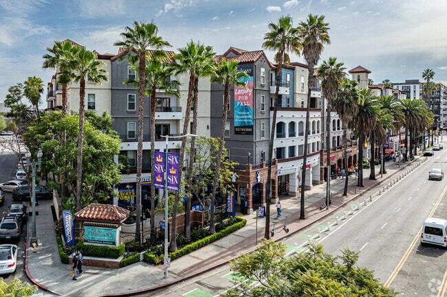 EXTERIOR FIGUEROA ST - Tuscany Apartments Student Living