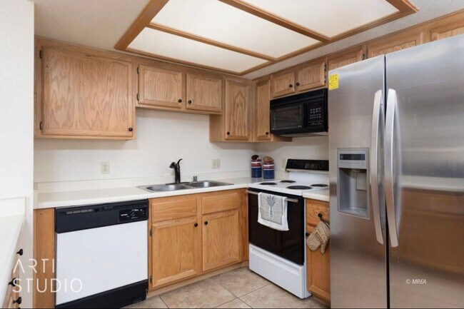 Building Photo - 459 Mesa Blvd