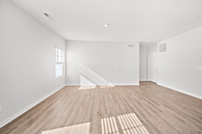 Building Photo - 511 Darliene Dr