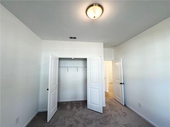 Building Photo - 51 Gresham Ct