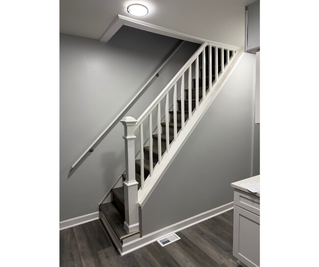 Building Photo - 3718 E Lombard St