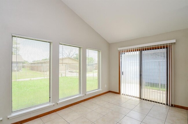 Building Photo - 14419 Merry Meadow Dr