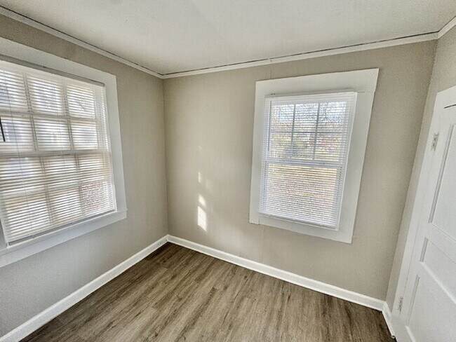 Building Photo - 3472 Hadley Rd