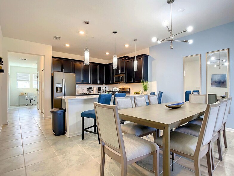 Building Photo - 1003 Splash Shot Pl