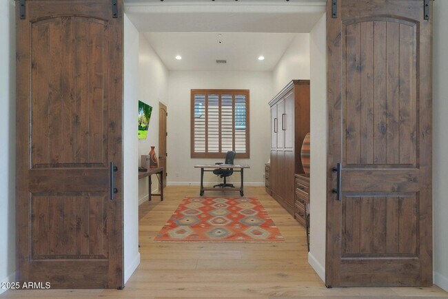 Building Photo - 9973 E Edgestone Dr