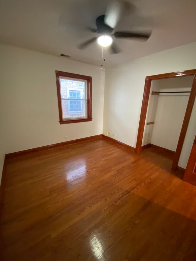 Building Photo - 4857 W Wellington Ave