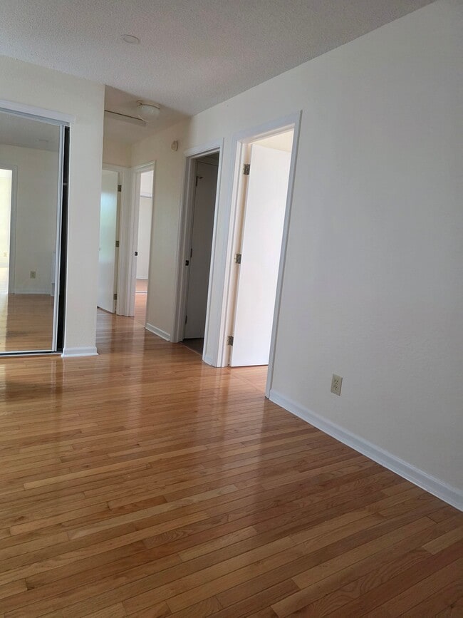 Building Photo - 6674 Stanhope Way