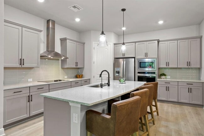 Building Photo - 408 S Matanzas Ave