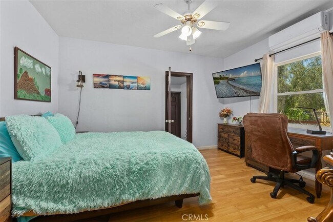 Building Photo - 1716 Cedar St