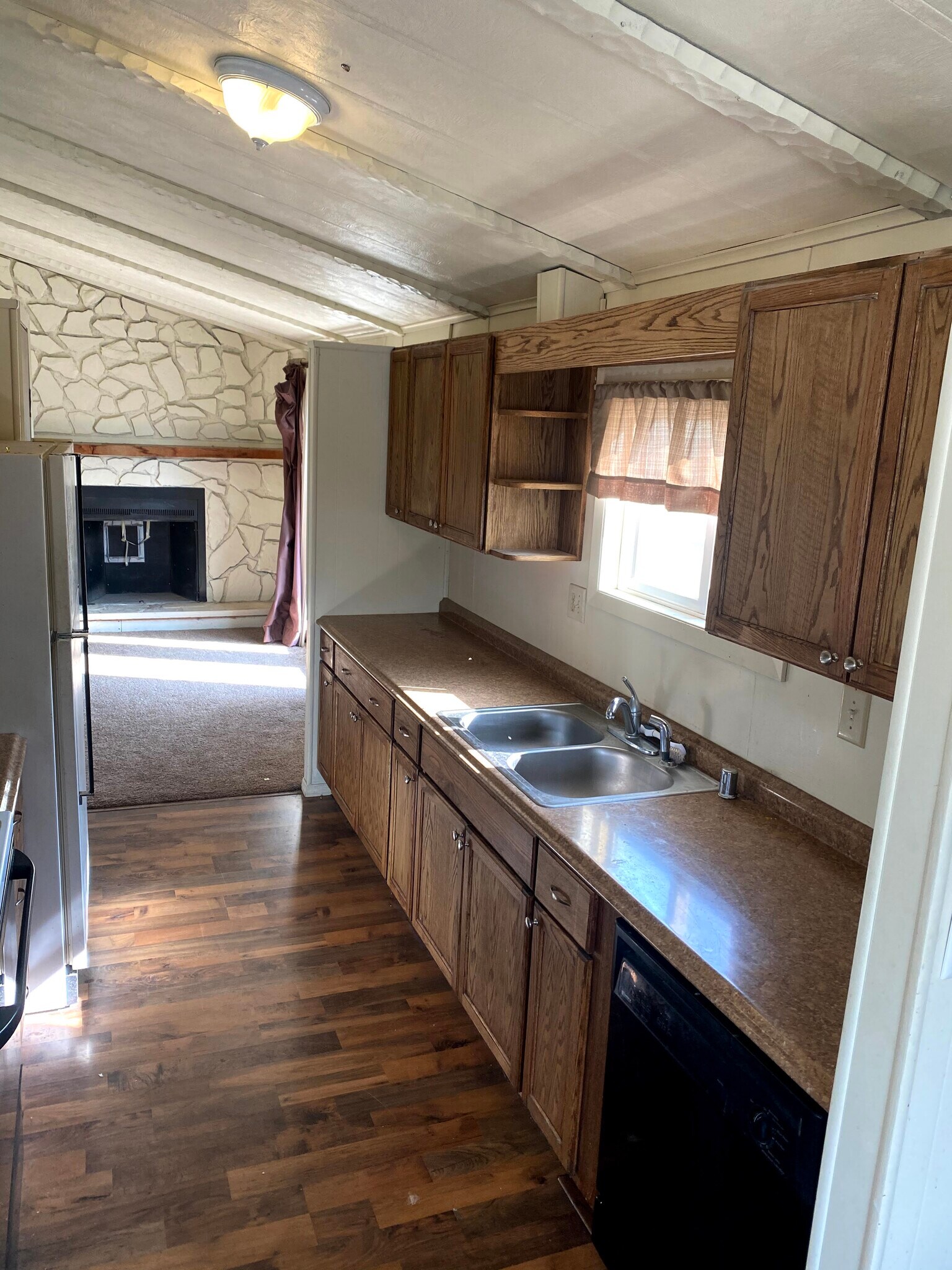 Kitchen - 4270 E Valley Center Rd