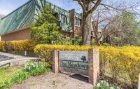 Building Photo - 707 Meadowview Ln