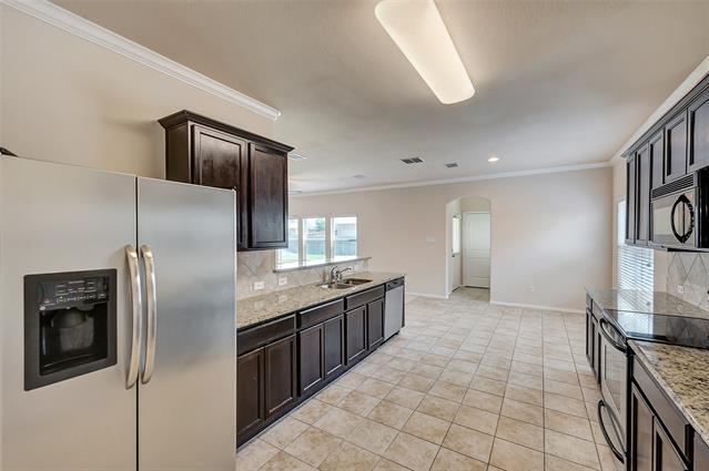 Building Photo - 9124 Spurs Trail