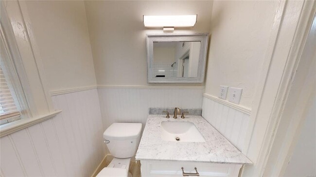 Building Photo - 603 Hubbard Ave