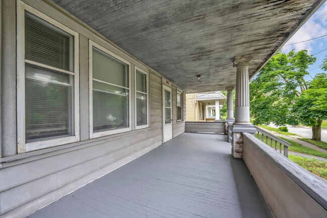 Building Photo - 4093 E 64th St