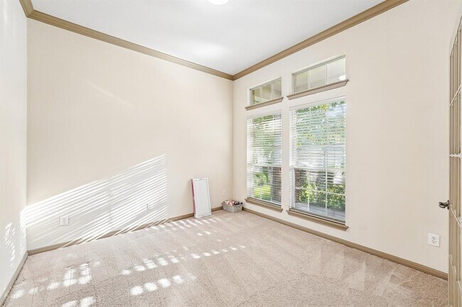 Building Photo - 10028 Lisi Anne Dr