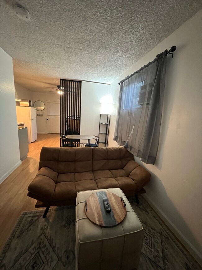 Primary Photo - 419 Vaqueros Ave
