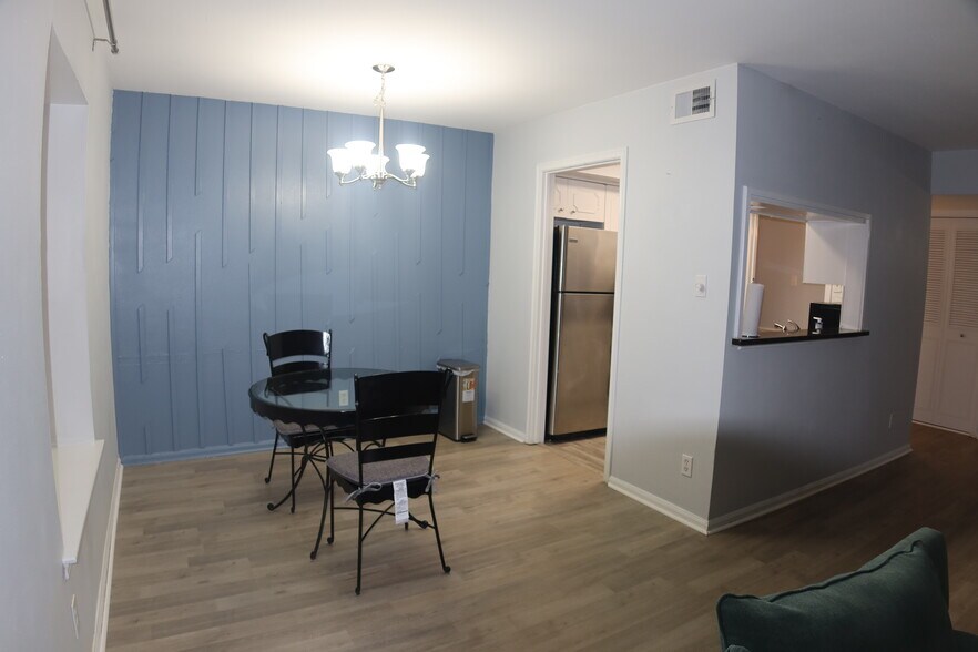 Building Photo - 3730 Fairfield Ave