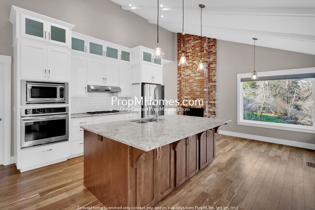 Building Photo - Newly Renovated 5 Bedroom Stunner in West ...