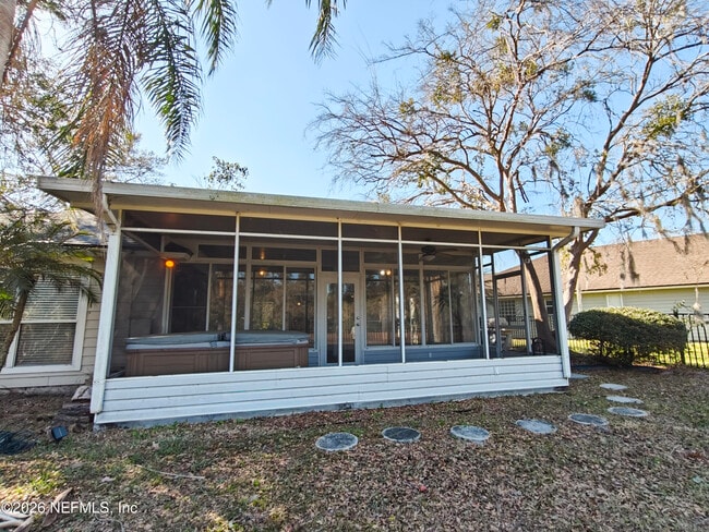 Building Photo - 1563 Lakeway Dr