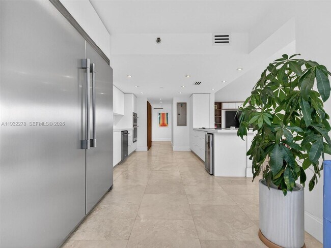 Building Photo - 11113 Biscayne Blvd