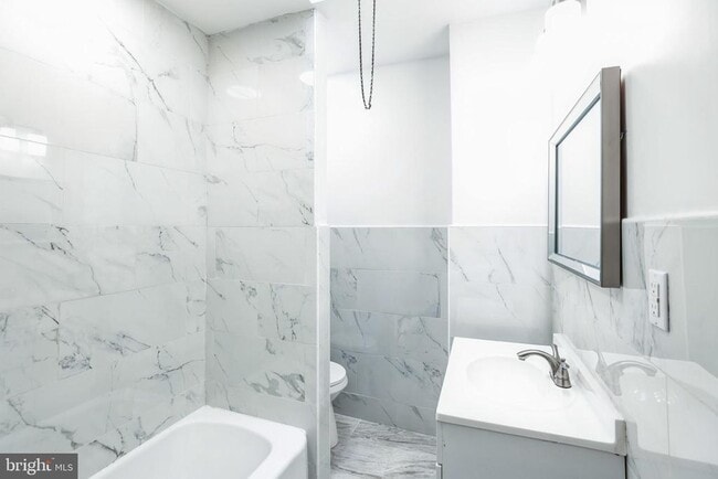 Building Photo - 5540 Harmer St