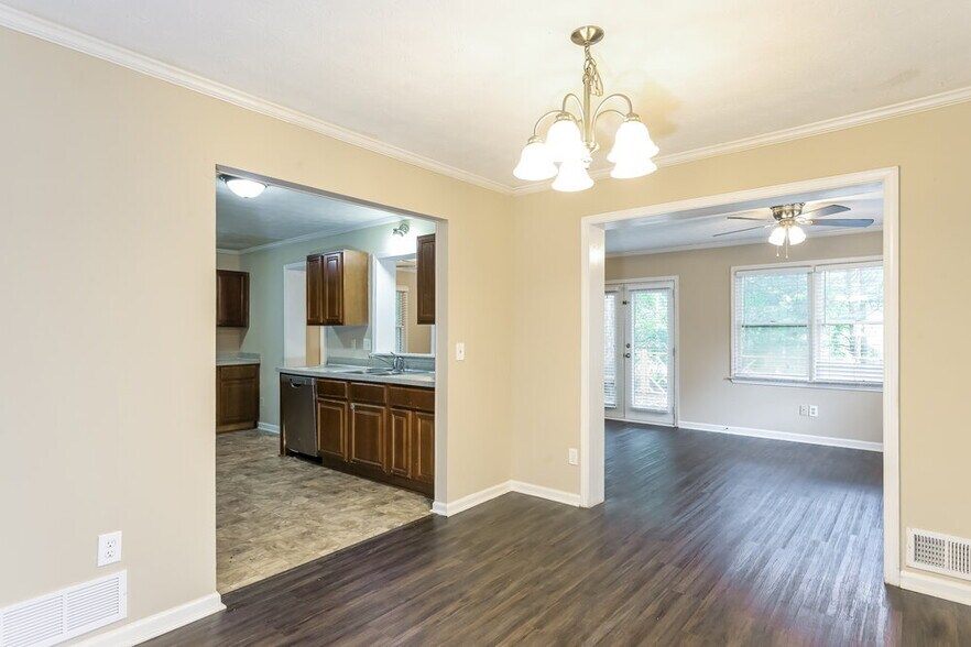 Building Photo - 1560 Cherry Hill Ct SW