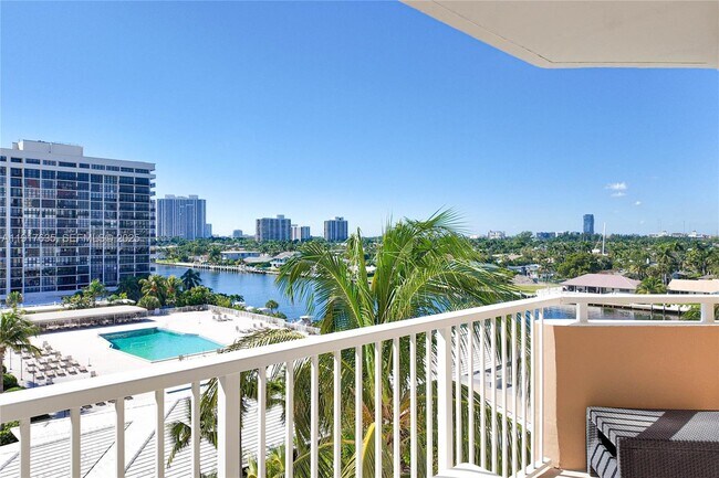 Building Photo - 1965 S Ocean Dr