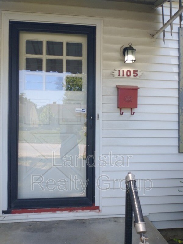 Building Photo - 1105 Berry Blvd