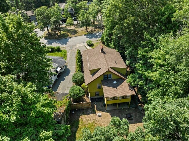 Building Photo - 50 Grove Hill Park