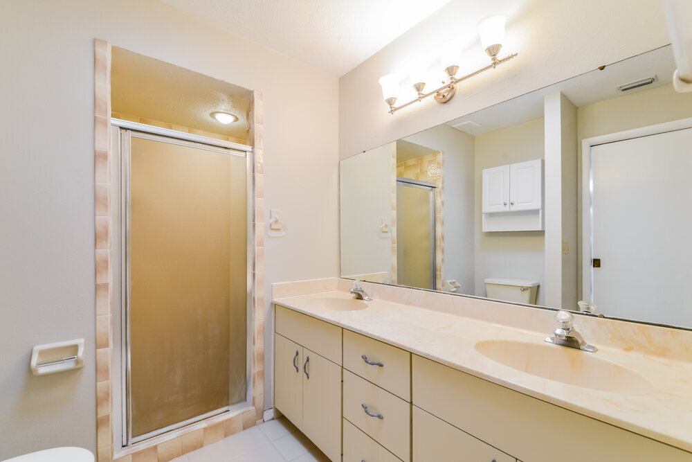 Building Photo - 5453 Colonial Oaks Blvd