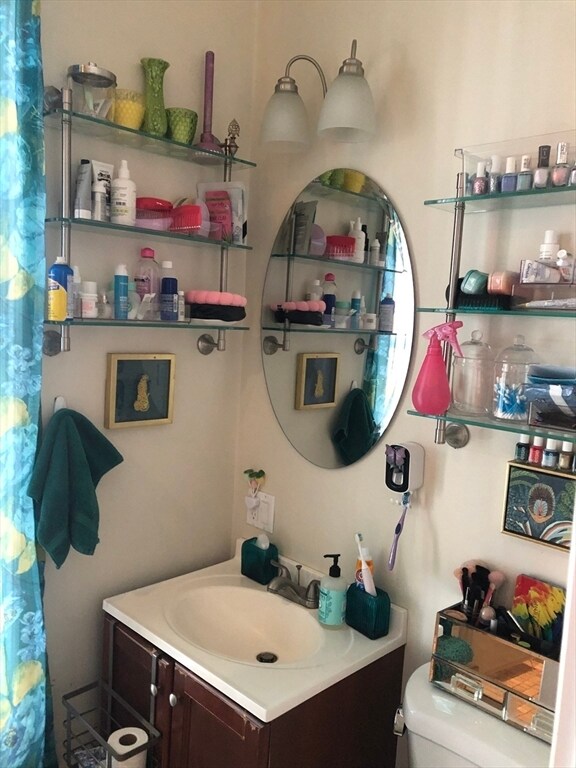 Building Photo - 27 Warren Ave