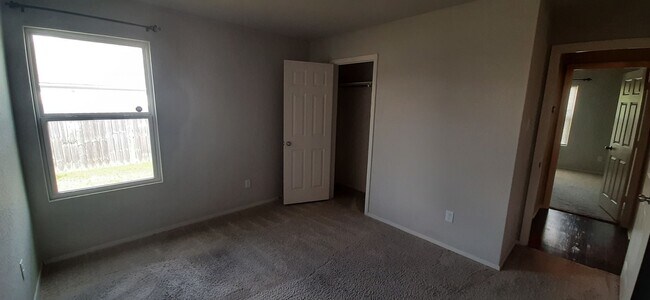 Building Photo - 26 Dunnaway Dr