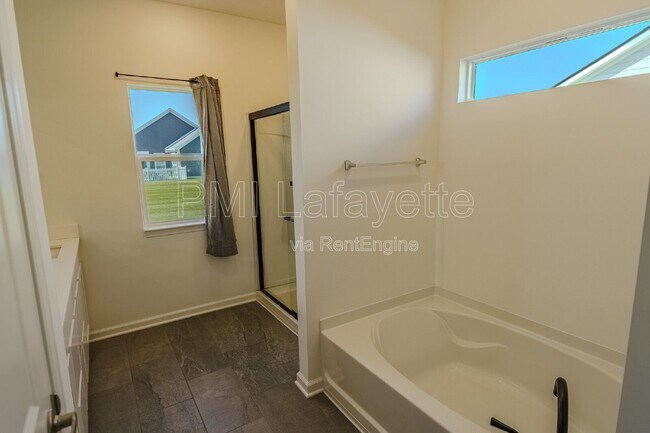 Building Photo - 641 W Bulrush Ct