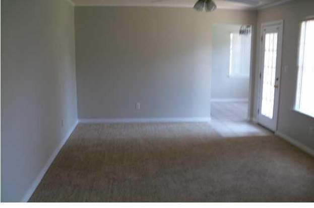 Building Photo - 12081 Longwood Dr